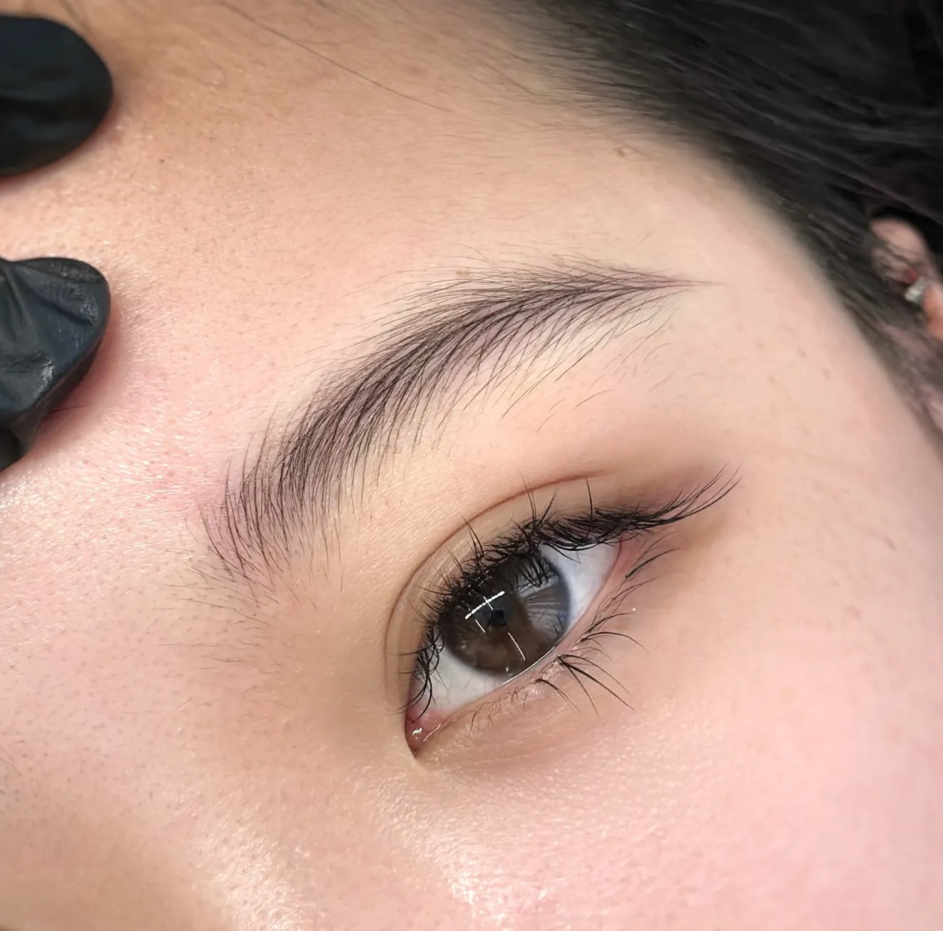 Maquillage Permanent Sourcils - Résultat Naturel Résultat professionnel de maquillage permanent des sourcils - technique microblading naturelle